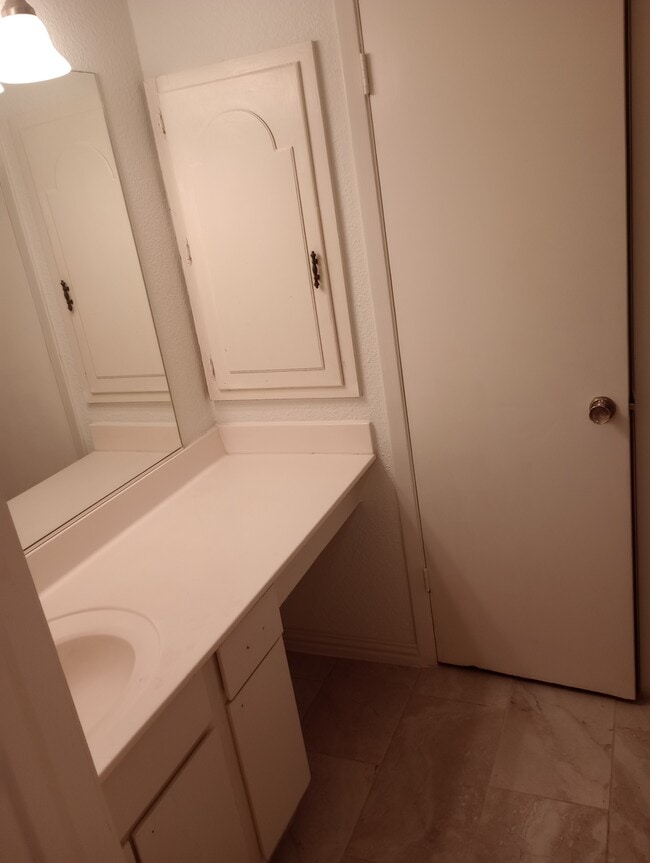 Building Photo - 7152 Fair Oaks Ave