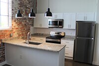 Building Photo - 410 Wellons St