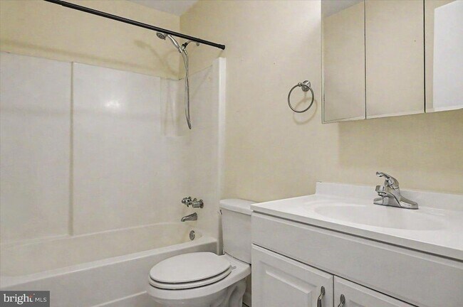 Building Photo - 2282 Suzann Dr