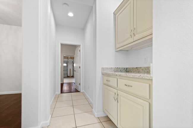 Building Photo - 991 Zephyr Ct