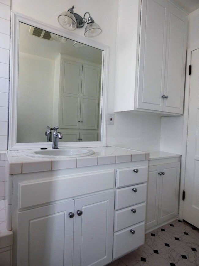 Building Photo - *Available NOW in Whittier!*