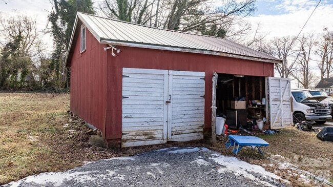 Building Photo - 116 Barnes Ln