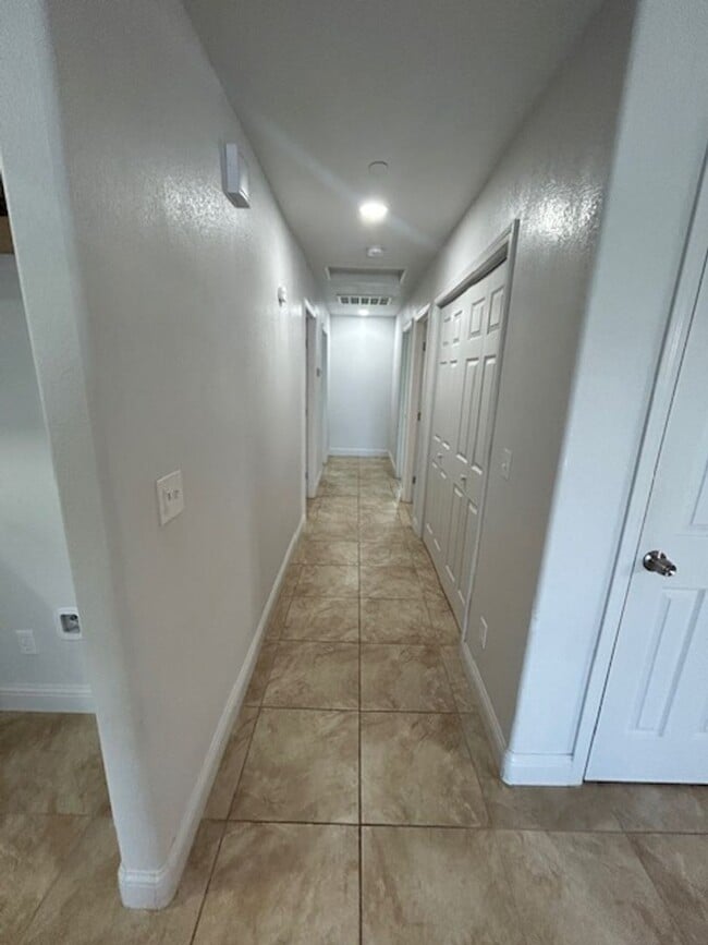 Building Photo - Newly Remodeled