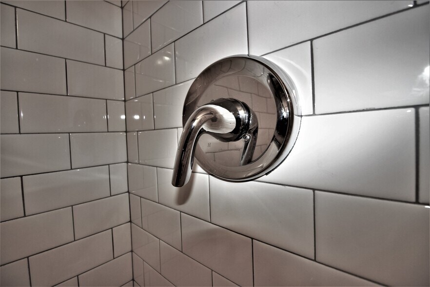 Building Photo - 4405 Woodside St