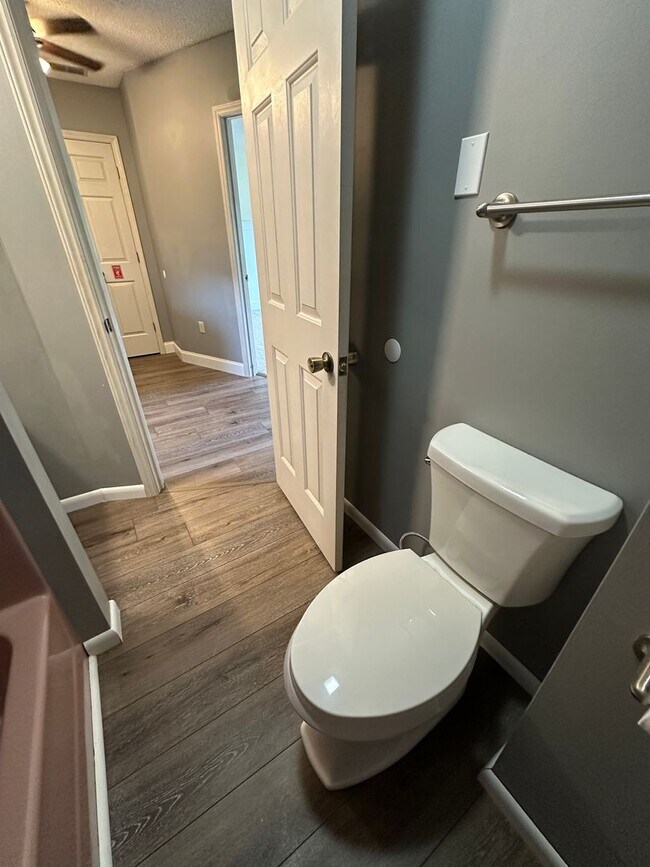 Building Photo - 3 bedroom, 2 bath house in Kingsport