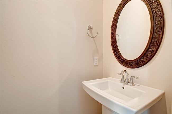 Building Photo - 4031 Bellefontaine St