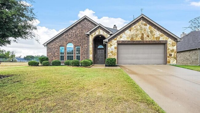 Building Photo - 2201 Liriope Ln
