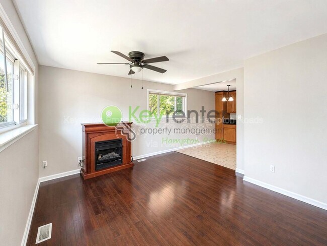 Building Photo - 543 McLean St