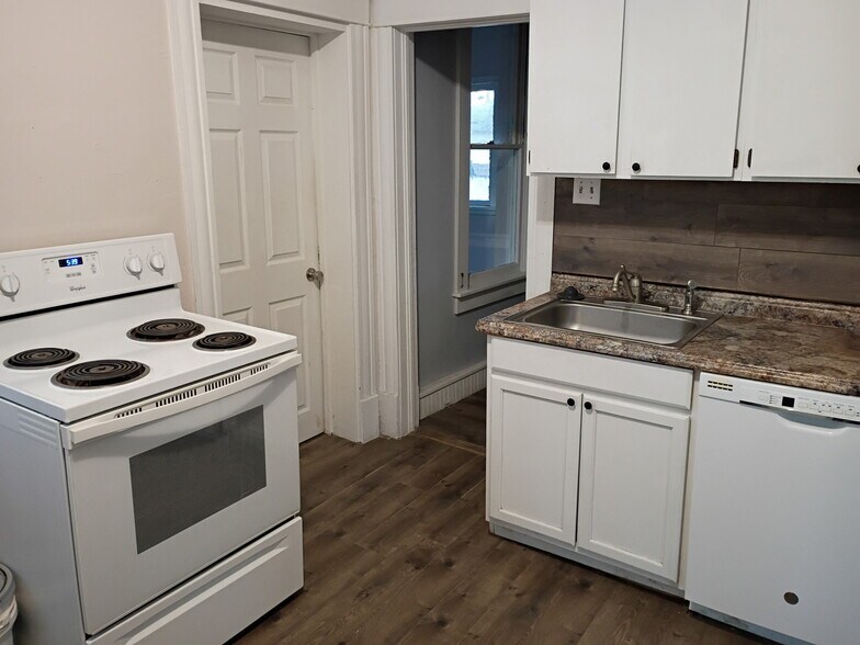 Building Photo - 1209 Berkley Ave