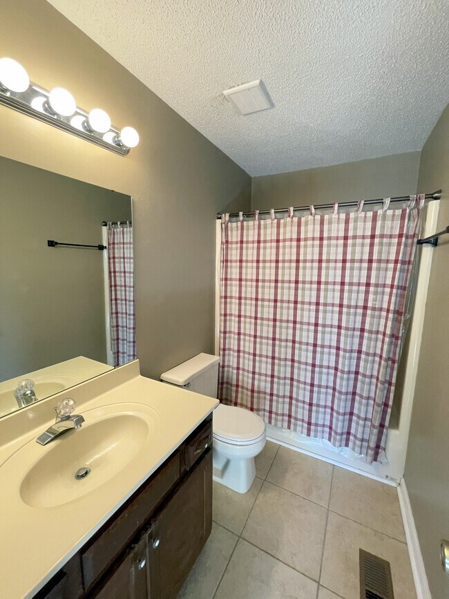 Building Photo - 6930 Steeplechase Dr NW