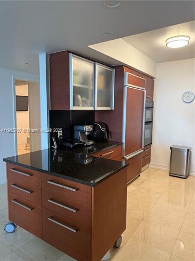 Building Photo - 1850 S Ocean Dr