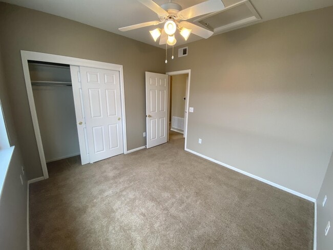 Building Photo - 2115 Grays Peak Dr