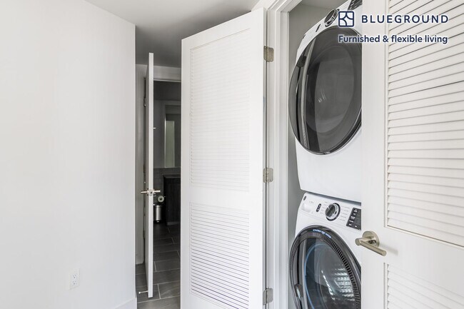 Building Photo - 21 NE 22nd St