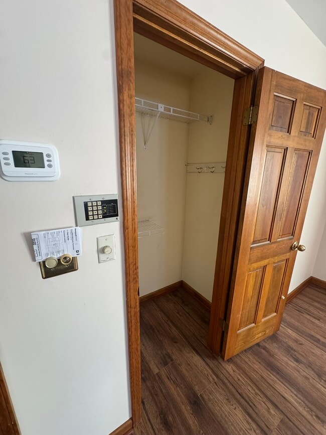 Building Photo - 651 Aldrich Rd