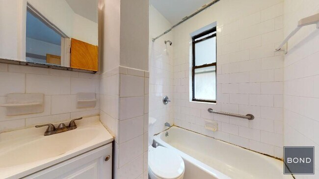 Building Photo - 411 E 70th St