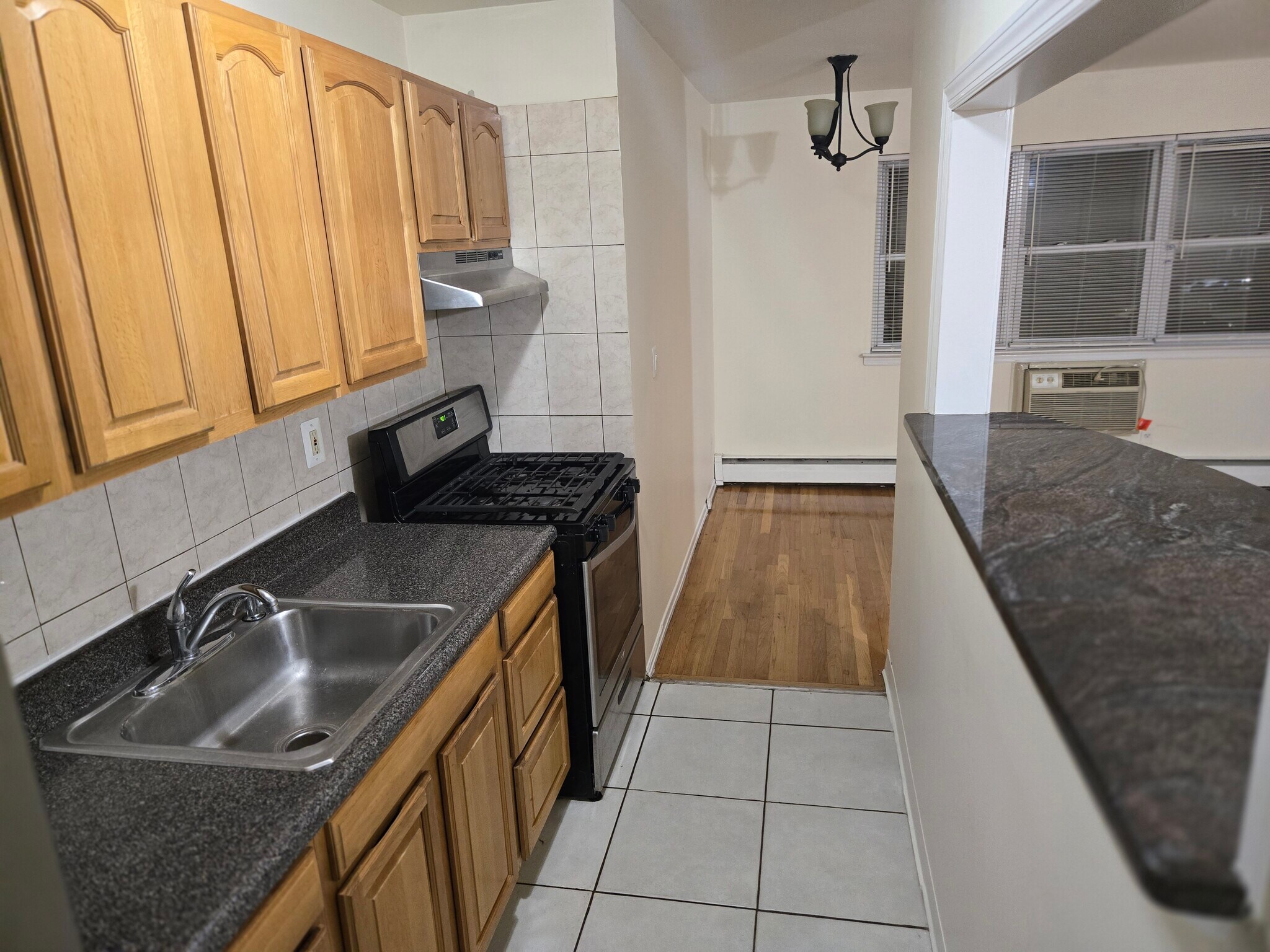 Building Photo - 101 E Blancke St