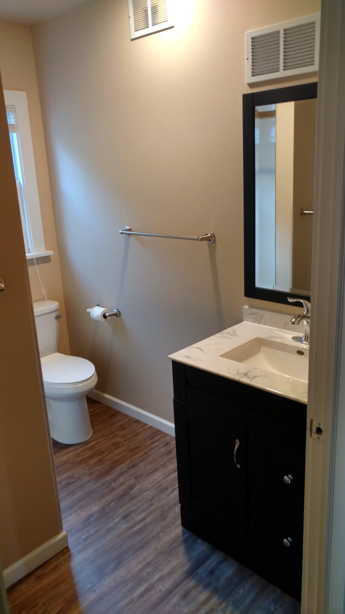 Building Photo - 2306 Wisconsin 16