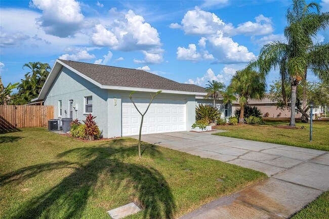 Building Photo - 6552 Waterford Cir