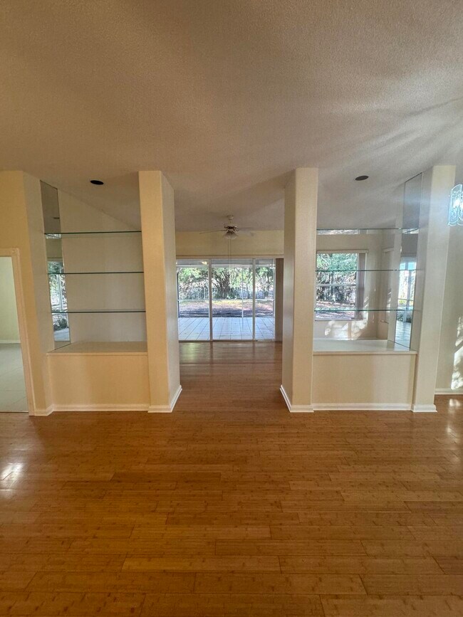 Building Photo - 900 Bear Island Cir