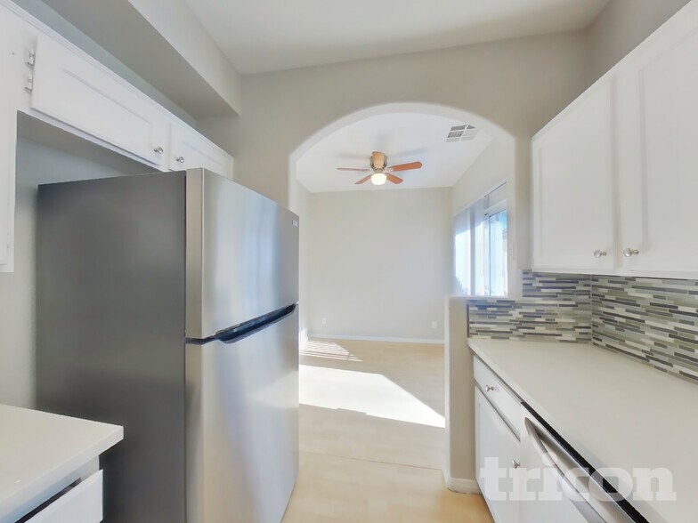 Building Photo - 1445 Little Spring Ct