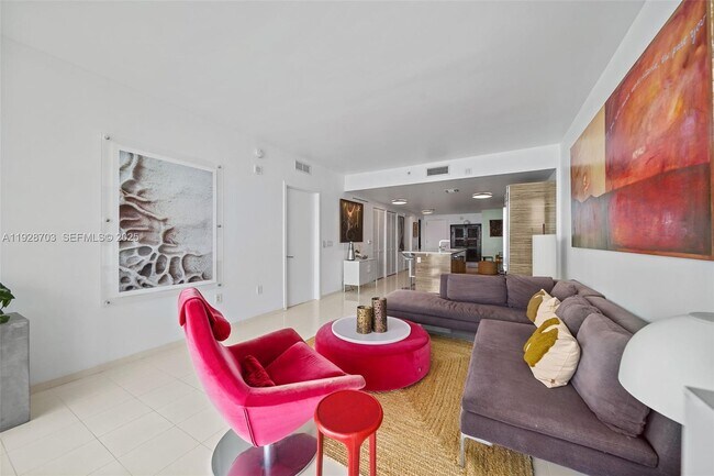 Building Photo - 460 NE 28th St