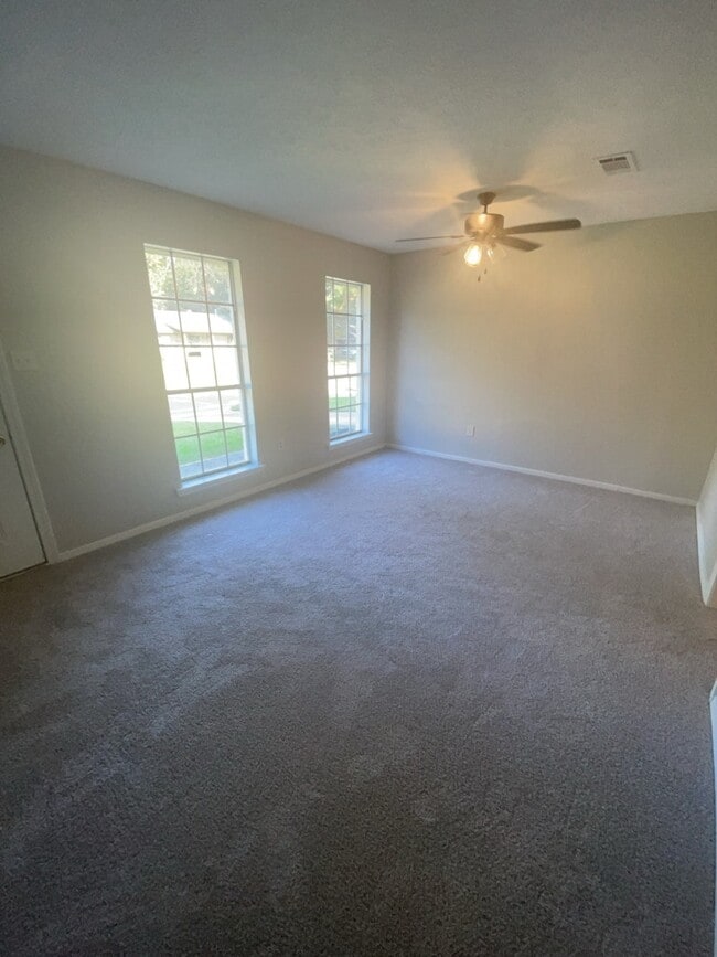 Building Photo - 327 Grover Cleveland Cir