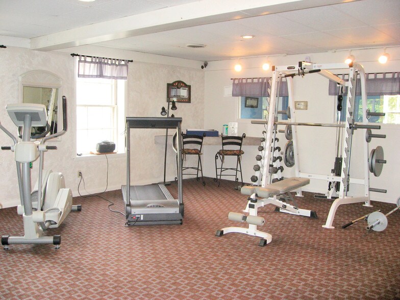 Woodcrest Apartment Homes 3903 Camelot Circle Decatur IL 62526