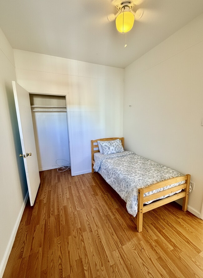 Building Photo - 1825 Dudley St