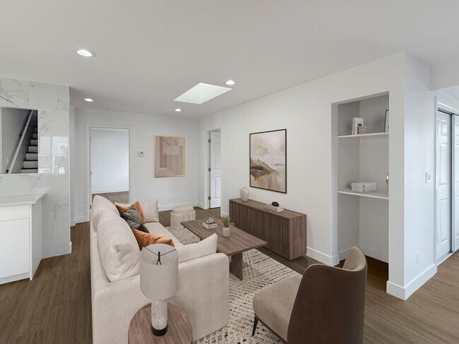 Building Photo - 2229 Pulgas Ave