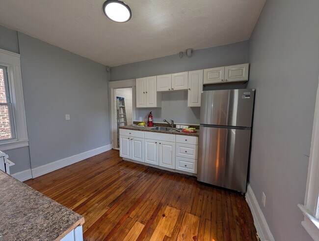 Building Photo - 2 Bedroom House in Asbury Park!