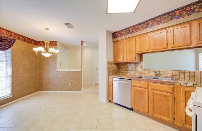 Building Photo - 11810 Stone Bridge Dr
