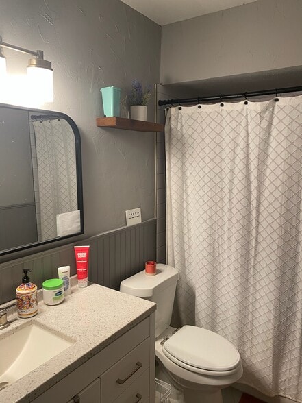 Bathroom - 513 W Lookout Dr