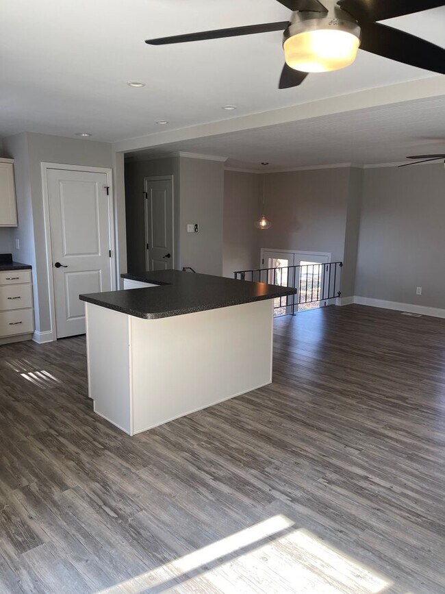 Building Photo - 11104 Concord Woods Dr