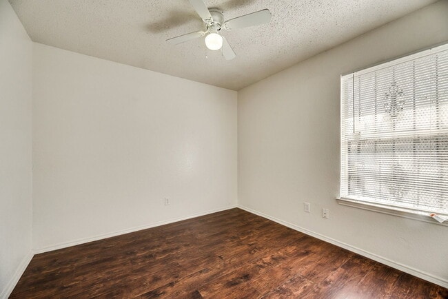 Building Photo - 10340 Blackjack Oaks Dr