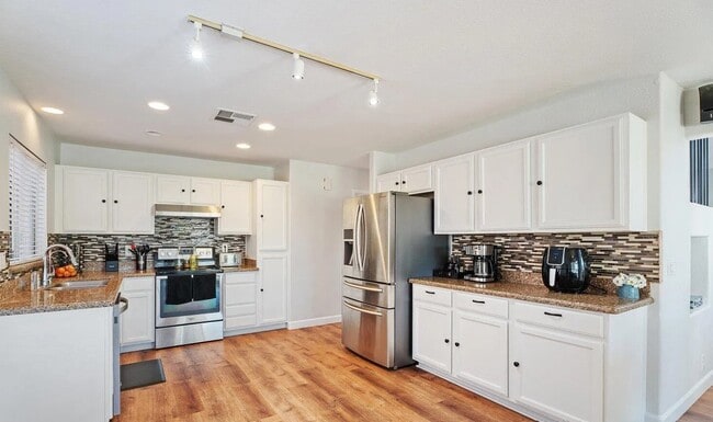 Building Photo - 16618 S 28th Pl