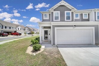 Building Photo - Poplin Meadows