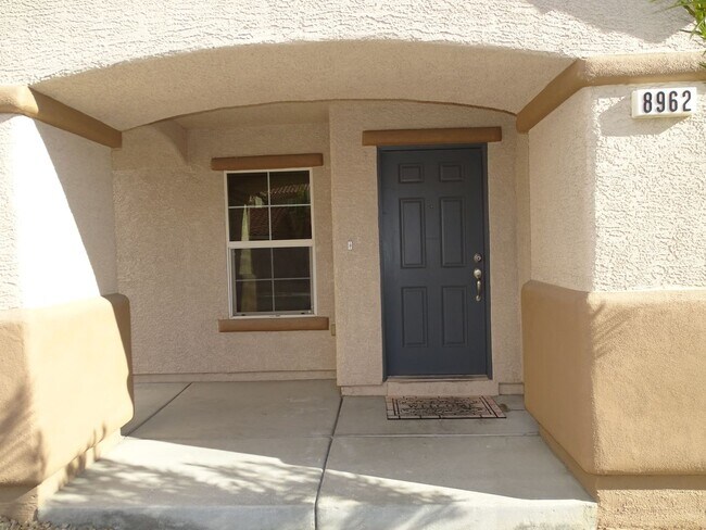 Building Photo - 3 Bed Southwest Home Convenient To The Durango Station Casino