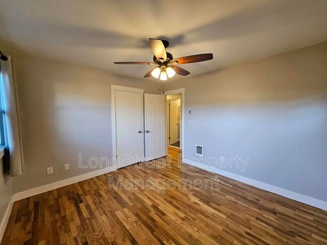 Building Photo - 11870 SW Park Way