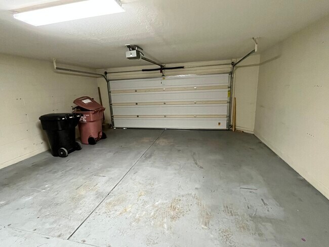 Building Photo - 7955 E Chaparral Rd