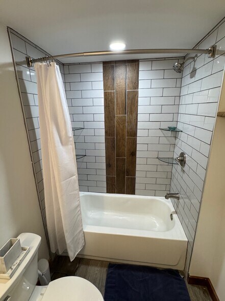 Shower - 2004 Lanier Rd