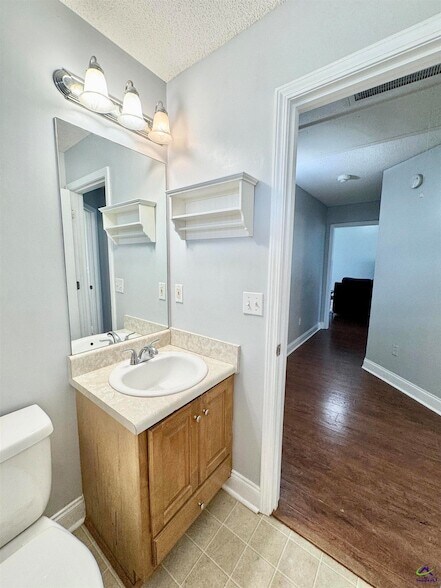 Building Photo - 508 Covington Cove