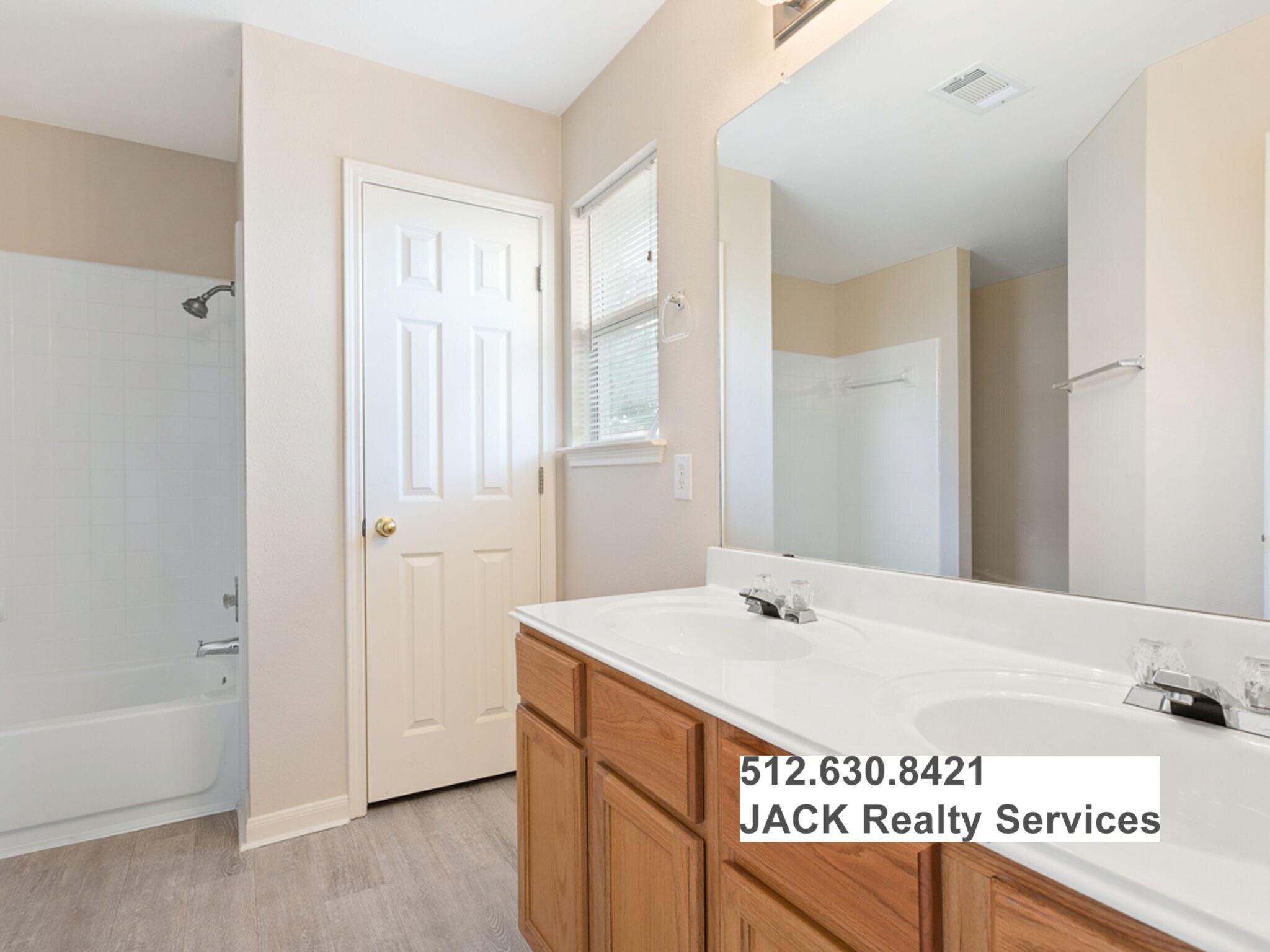 Building Photo - 115 Bell Meadows Dr