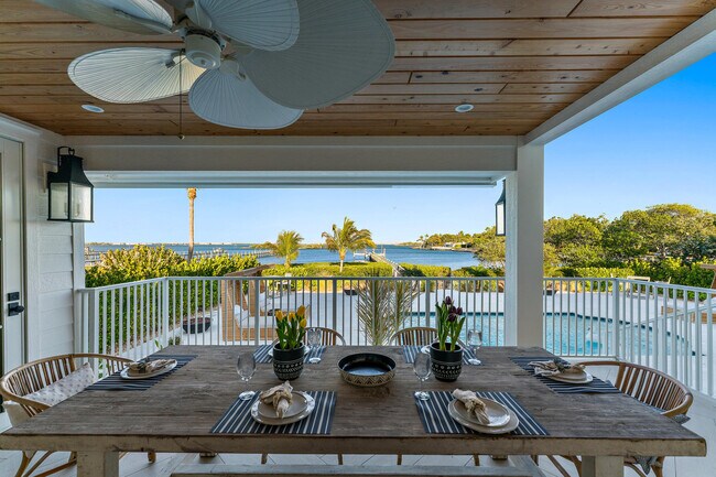 Building Photo - 116 S Sewalls Point Rd