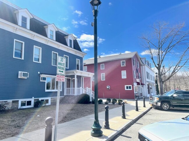 Building Photo - 611 NY-22