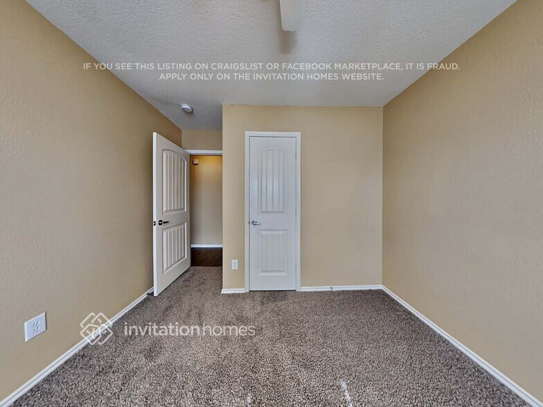 Building Photo - 706 Mission Ln