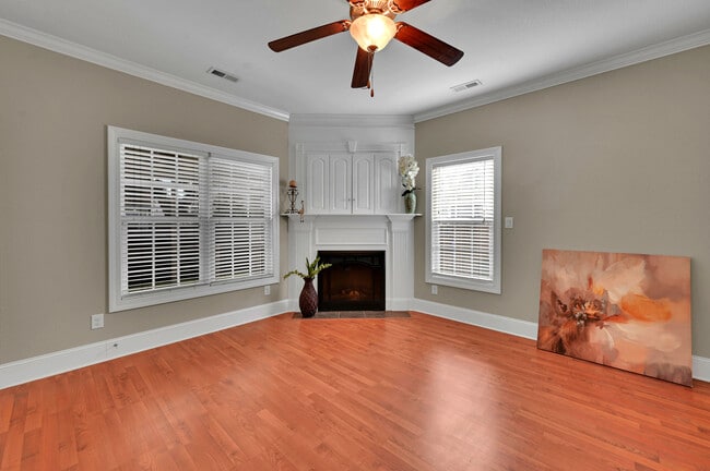 Building Photo - Brook Hollow