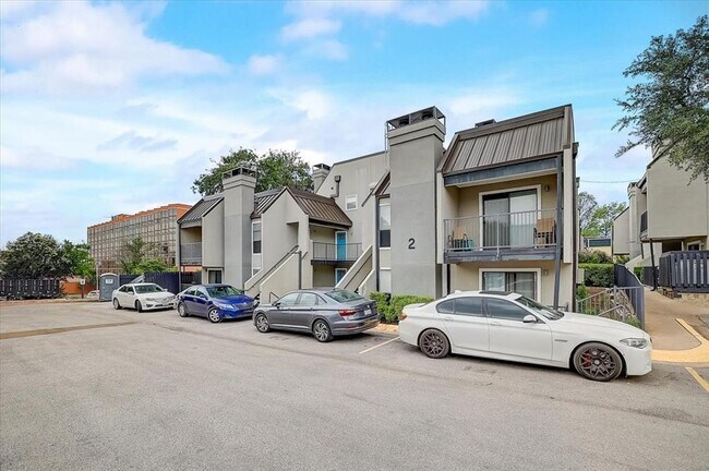 Building Photo - 935 La Posada Dr