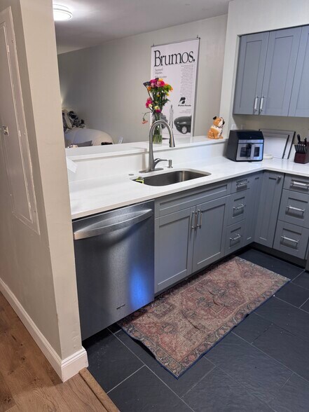 Building Photo - 1604 Arcadia Dr