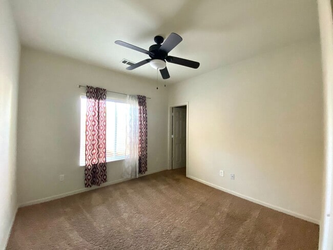 Building Photo - $2,395 Shields & Fowler, 4 Bedroom Home - ...