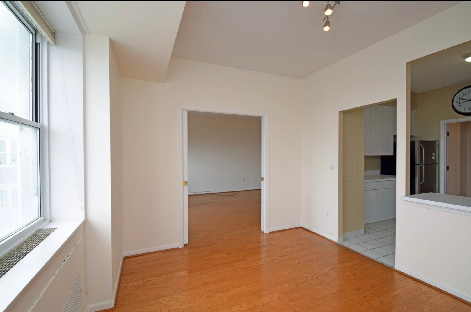 Building Photo - 2444 Madison Rd